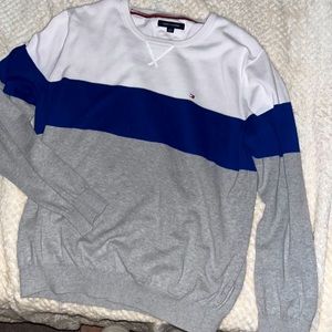 Tommy Hilfiger XL (fits very small given the size) Blue white and grey sweater